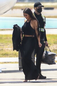kim-kardashian-out-and-about-in-miami-04-17-2021-3.jpg