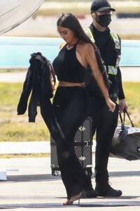 kim-kardashian-out-in-miami-04-18-2021-7.jpg