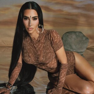 kim-kardashian-outfit-04-18-2021-1.jpg