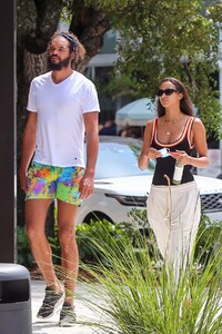 lais-ribeiro-and-joakim-noah-out-in-miami-04-19-2021-4.jpg