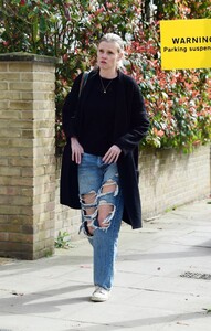 lara-stone-out-and-about-in-london-04-04-2021-5.jpg