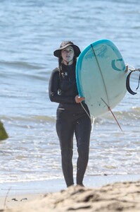 leighton-meester-malibu-03-31-2021-9.jpg