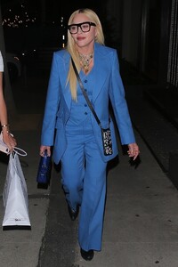 madonna-in-blue-at-craig-s-in-west-hollywood-04-20-2021-9.jpg