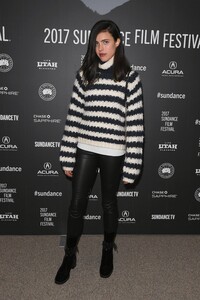 margaret_qualley_attends_the_novitate_premiere3.jpg