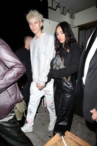megan-fox-and-machine-gun-kelly-out-for-dinner-in-la-04-20-2021-1.jpg