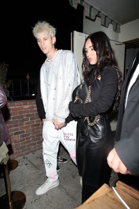 megan-fox-and-machine-gun-kelly-out-for-dinner-in-la-04-20-2021-2.jpg