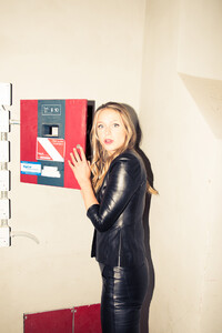 melissa_benoist_-_coveteur005.jpg