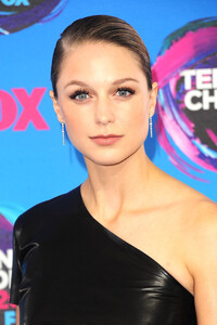 melissa_benoist_2017_teen_choice_awards004.jpg