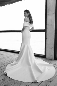 onedaybridal-chosen-empire-collection-41.jpg