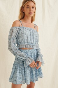 pamela_off_shoulder_recycled_blouse_1659-000043-9358_02g.thumb.jpg.9ae52f21d06045317203e139a36ca274.jpg