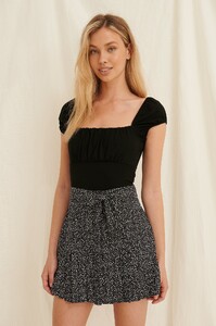 pamela_recycled_tie_detail_frill_mini_skirt_1659-000046-9361_02j.thumb.jpg.729b3b0f570fc2afe9af0a0fe269d90d.jpg