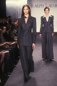 ralph-lauren-fw-1997-3.thumb.jpg.98cdb079108d1d6e49cbe8df1c55ccf3.jpg