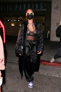 rihanna-out-for-dinner-at-wally-s-in-beverly-hills-04-19-2021-0.jpg