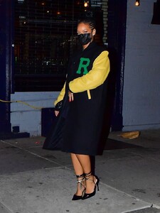 rihanna-out-for-dinner-in-new-york-04-04-2021-0.jpg