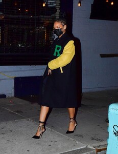 rihanna-out-for-dinner-in-new-york-04-04-2021-4.jpg