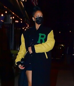 rihanna-out-for-dinner-in-new-york-04-04-2021-6.jpg