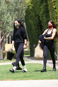 rumer-and-scout-willis-leaves-pilates-class-in-west-hollywood-04-14-2021-7.jpg