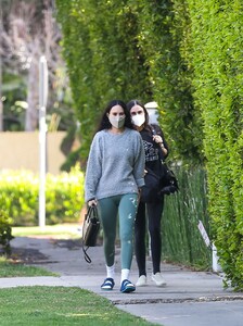 rumer-willis-and-demi-moore-out-in-los-angeles-04-05-2021-1.jpg