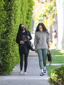 rumer-willis-and-demi-moore-out-in-los-angeles-04-05-2021-7.jpg