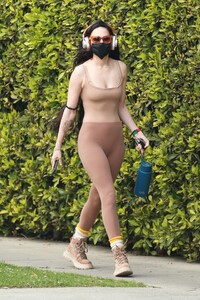 rumer-willis-in-workout-outfit-04-15-2021-12.jpg
