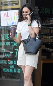 rumer-willis-out-for-juice-at-kreation-in-west-hollywood-04-14-2021-0.jpg