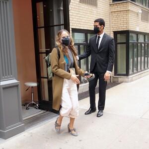 sarah-jessica-parker-at-the-sjp-by-sarah-jessica-parker-store-in-manhattan-04-18-2021-0.jpg