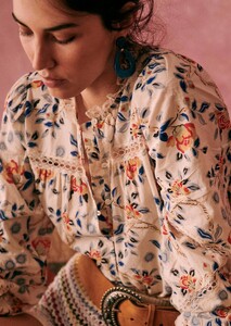 saskia-shirt-blue_and_ocher_flowers-tn1lljsiptubabguv2cz.jpeg