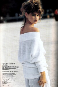 uk_vogue_mar_1990_13.thumb.jpg.4c531a9c6db283e74393d07f825f97b9.jpg