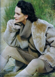 uk_vogue_nov_1991_14.thumb.jpg.d4a6d070d1a103e16bb55c6b9db8ff51.jpg