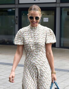 vogue-williams-out-in-leeds-04-21-2021-5.jpg