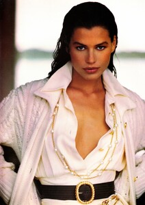 vogue_uk_oct_1988_29.thumb.jpg.af4bb000ec7315385e6812cbc03a8bf0.jpg