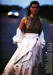 vogue_uk_oct_1988_34.thumb.jpg.655acf38f69b8a99778f331818cb7d13.jpg