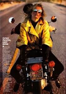 vogue_uk_oct_1988_37.thumb.jpg.7253af1ce68976cf10e9e167c4d7a0f4.jpg