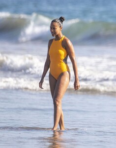 zoe-saldana-in-swimsuit-at-a-beach-in-malibu-09-06-2020-3.jpg