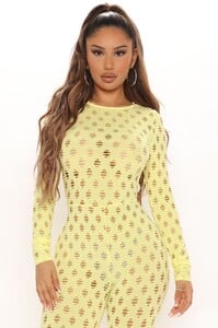 05-06-21Studio2_ME_KP_11-30-29_30_KSJ4380_Yellow_7030_NT.jpg