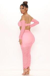 05-07-21Studio2_ME_RL_12-09-42_44_C1753_Pink_7781_NT.jpg