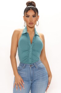 05-07-21Studio2_ME_RL_13-34-17_51_TGI3801_Green_7873_NT.jpg