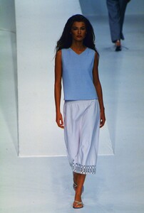 1042860998_valentino-ss-1999(6).thumb.jpg.245fdd74d6b764d320613e17e00ad946.jpg