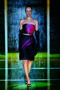 1048400343_atelier-versace-ss-1999(2).thumb.jpg.49df0ff90221526aa4ffbe8b7a12ea2b.jpg