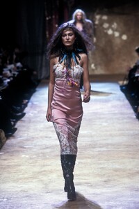 1063879033_EmanuelUngaro1999WomenRTW40.thumb.jpg.cf728428d3a0ce8aaf1acd6658d3fbab.jpg