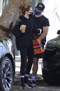       zoe040521BZNimage116.jpg