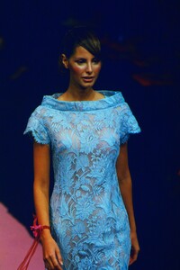 1085873606_christian-lacroix-ss-1999(9).thumb.jpg.6e47817ee50b41b46d1268f1e2aa62fa.jpg