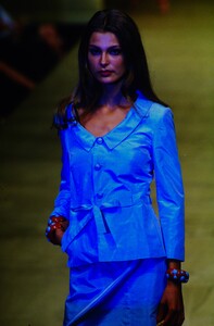 118777994_blumarine-ss-2000(14).thumb.jpg.1c84cc0062d1840a3ecf4e11bb00f292.jpg