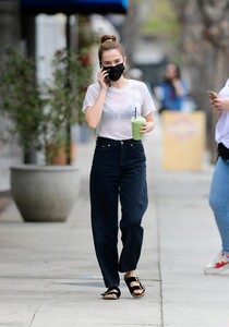       zoe110521BZNimage121.jpg