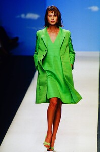 1199906286_oscar-de-la-renta-ss-2000(12).thumb.jpg.8ab88d8efaa99d0a22c407d97648ef59.jpg