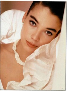 1240207317_1987LOfficiel.thumb.jpg.3917db5225fafe5fe6bb23a884091b1d.jpg