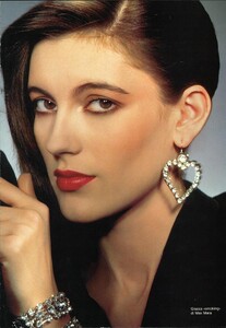 1240672634_VOGUEITDec1983.thumb.jpg.898e89c63d8e56376f6875bf4f4869f3.jpg