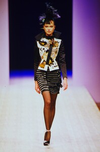 1242964927_ChristianLacroixCoutureFall1999 (8) .thumb.jpg.91b4e15051ad0ffad1f54fc0c689ba14.jpg