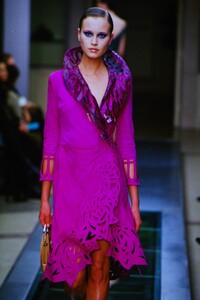 1275283580_atelier-versace-fw-2000(3).thumb.jpg.bf258004e9fd880b0afaf70f51f23644.jpg