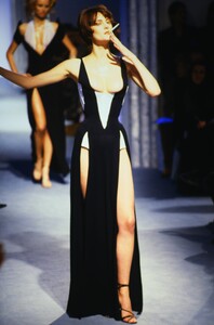 1297314598_THIERRY-MUGLER-COUTURE-SPRING-1998(14).thumb.jpg.13b8cdf7e4b85fef6fc20bdf13f2ca4a.jpg